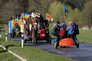 Farbenfroh & friedlich - trotzdem aktenkundig: Treck 2010 nach Krümmel