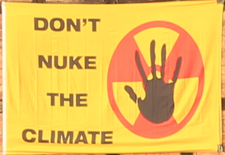 Flagge "Don't nuke the climate"