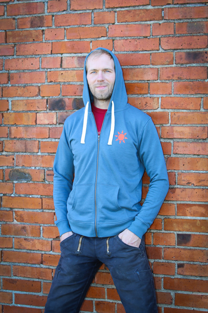 hoodies (30 von 50) hoodies (30 von 50)