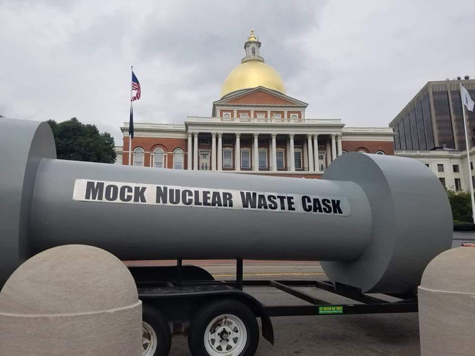 Cask vor dem Boston State House.