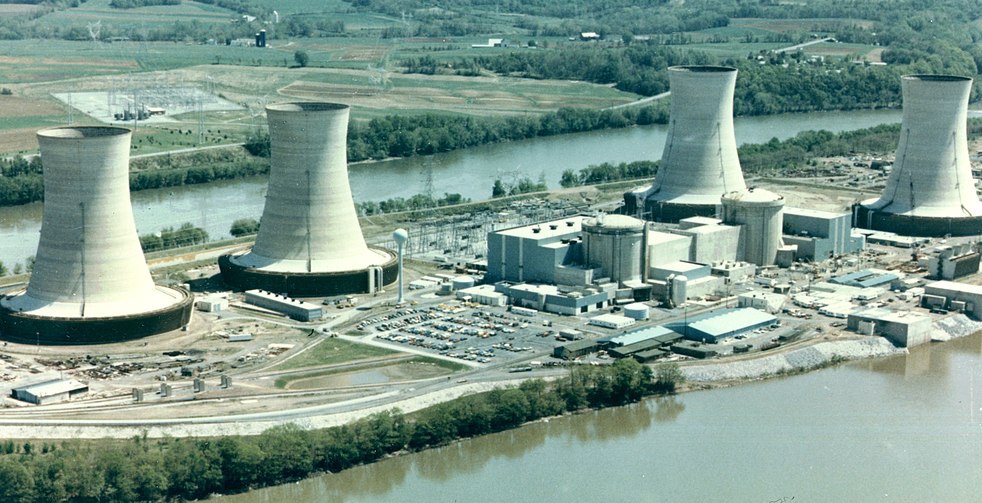 1024px-Three_Mile_Island_Nuclear_Generating_Station_1