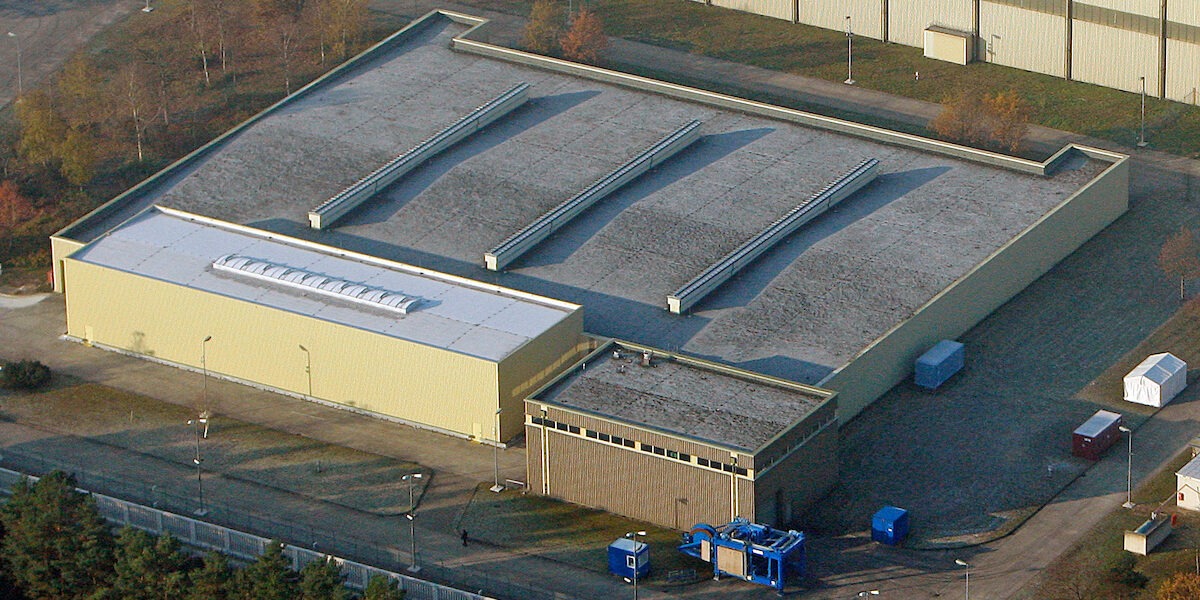 Luftaufnahme des Abfalllagers (ALG) für schwach- und mittelradioaktiven Atommüll in Gorleben.

Ort: Gorleben
Copyright: Andreas Conradt
Quelle: PubliXviewinG